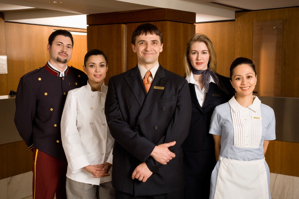 مهم ترین مشاغل هتلداری که حضور آنها در هتل ها اجتناب ناپذیر است 46 best paid hospitality jobs in the world 1 1